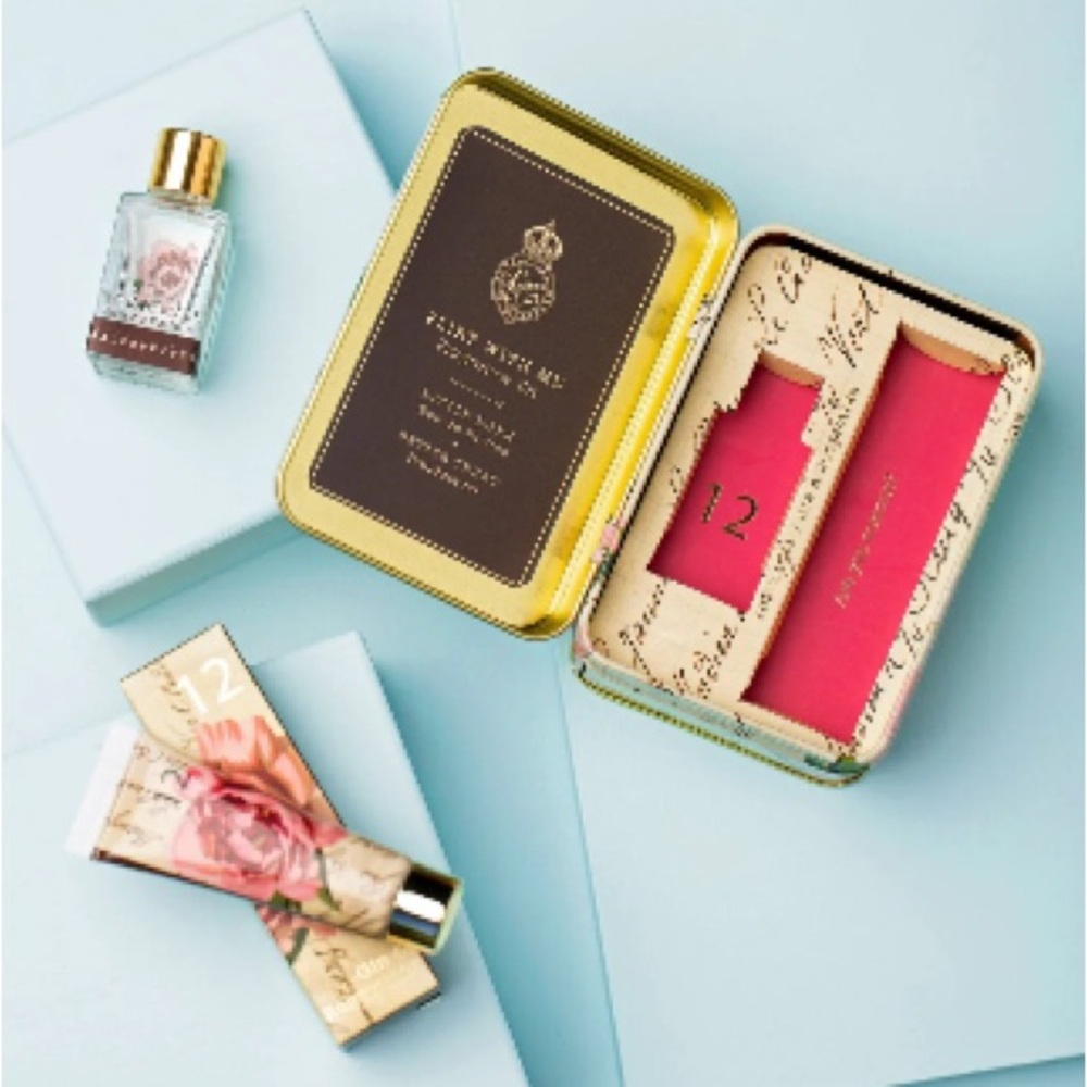 Tokyo Milk Flirt w/Me Fragrance Kit: Gin & Rosewater No. 12 -metal tin/gift box